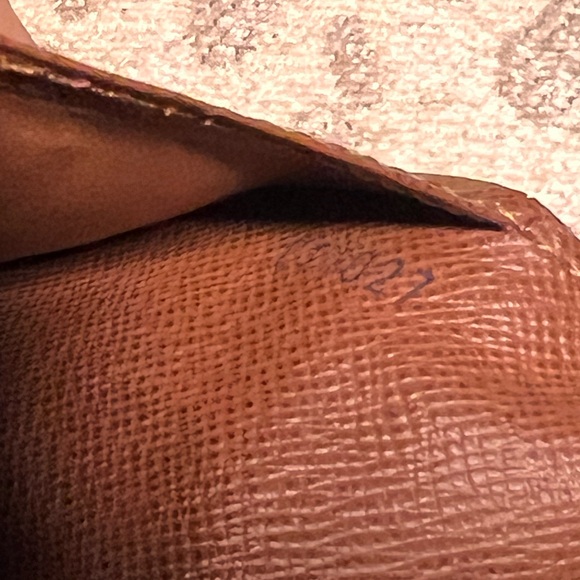 Louis Vuitton credit card & cash wallet - Picture 4 of 12